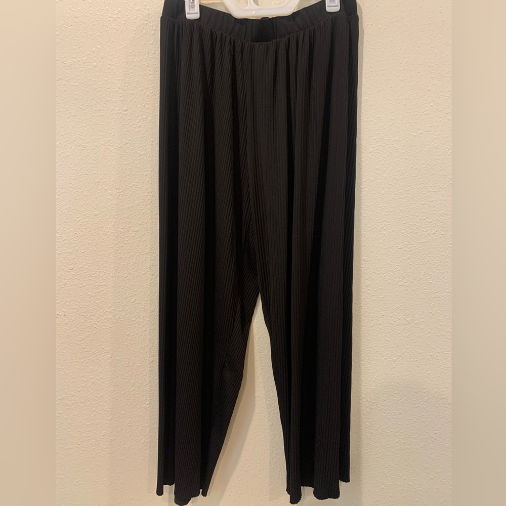 Women’s Black Pleated Dress Pants